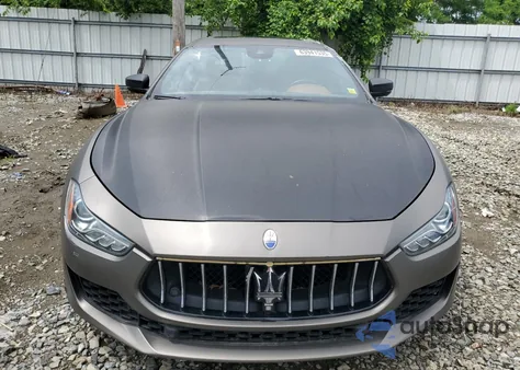 2019 Maserati Ghibli S z USA, uszkodzony, nr VIN ZAM57YTA6K1324972
